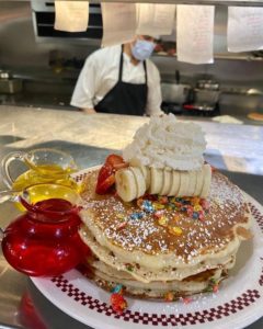 Du-Par’s Restaurant & Bakery Pancakes in Los Angeles